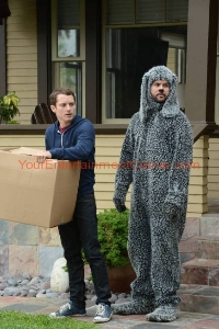WILFRED: Episode 9: Honesty (Airs Thursday, August 23, 10:00 pm e/p). Pictured: L-R: Elijah Wood as Ryan, Jason Gann as Wilfred. CR: Michael Yarish/FX