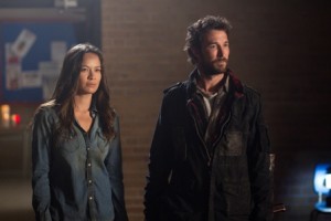 FallingSkies20108_3_MoonBloodgood_NoahWyle__18776_011_0094_R