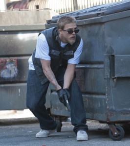 Sons of Anarchy SOA S4_407_0745_Jax follows shooter