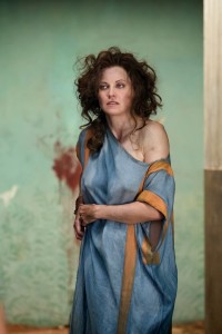 Spartacus Vengeance, 201 "Fugitivus" Lucretia