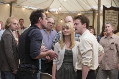 Boyd presents a very daring challenge to Preacher Billy much to Cassie's chagrin.