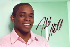 Photo courtesy of sarasautographs.com