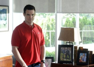 Pete thinks he knows who the culprit is but ends up on the wrong side of the lantern