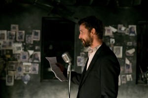 Noah Wyle as Tom Mason as he gives a speech for the Liberty Tree ceremony
