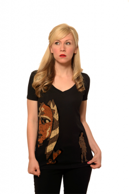 If you've seen the finale episode of Season 5 of Star Wars: The Clone Wars you will not be able to forget the look on Ahsoka's face as she walks away from the Jedi Temple and into the sunset. Wanting to capture that moment for Her Universe, Dave Filoni designed this new shirt featuring Ahsoka and Anakin holding her Padawan beads as she walks away. Offered exclusively on Thursday of the con will be this Dave Filoni-designed "Ahsoka's Choice" shirt. Her Universe is only bringing 100 of this limited edition shirt to Comic-Con and each shirt will come with an autographed photo signed by Dave Filoni and Ashley Eckstein.