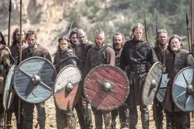 Ragnar (Travis Fimmel, center) joins forces with King Horik (Donal Logue, far right) Photo credit: Bernard Walsh/HISTORY