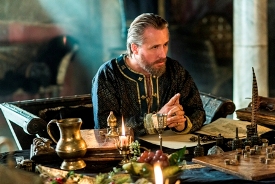 King Ecbert (Roach) seems well-informed about the “ruffians” who have invaded his kingdom.