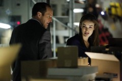 Coulson (Clark Gregg) and Simmons ( Elizabeth Henstridge