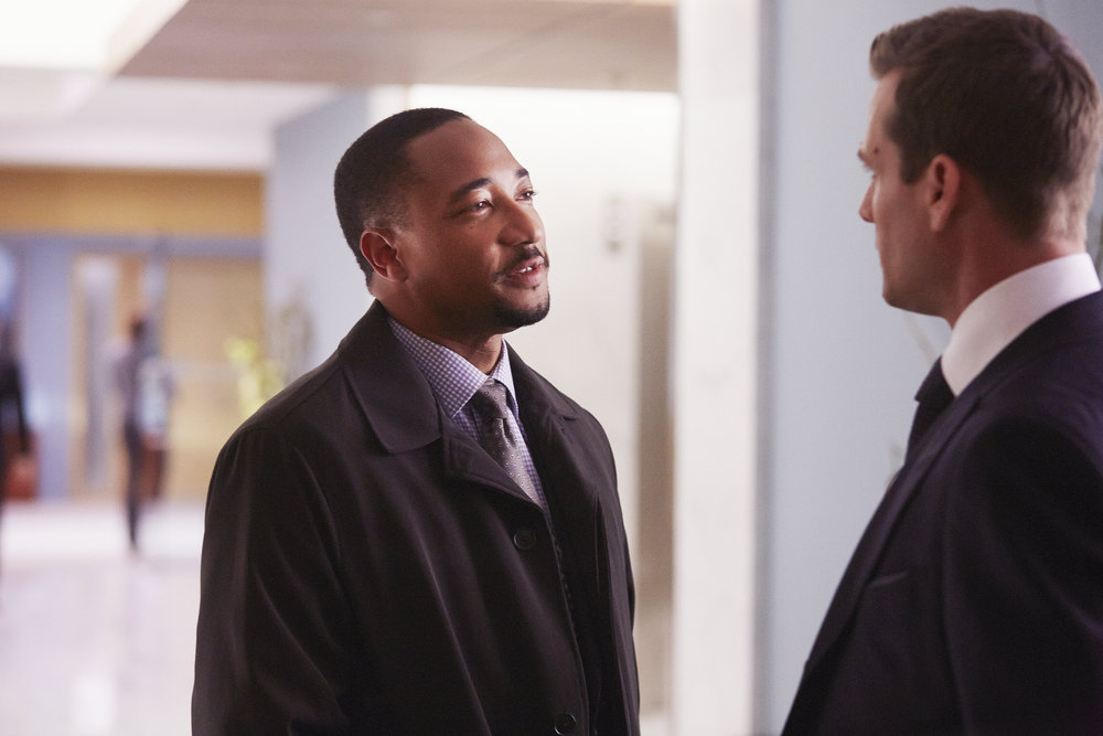 James Quelling (Damon Gupton) and Harvey (Gabriel Macht)
