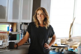 Paige (Serinda Swan)