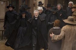 Salem-1x08-Departures-03