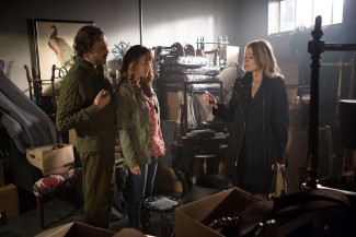 Monroe and Rosalee assist Elizabeth is retracing Adalind's steps