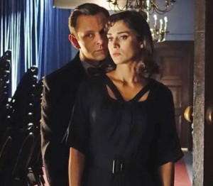 Michael Sheen and Lizzie Caplan as William Masters and Virginia Johnson in Masters of Sex