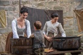 The ladies of Lallybroch hold down the fort as only they can.