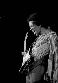 Jimi Hendrix ©2015 Showtime 