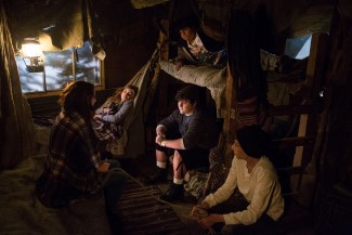 Rosalee tells the kids a bedtime story her mother used to tell her - a story about the Grimm and the Wolf.