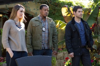 Hank and Nick pay a visit to the Troyer family and inquire about Issac's death.