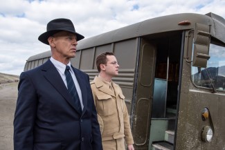 Flashback scene to Roswell 1947