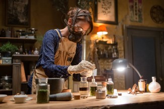 Thank the stars there isn't smell-o-vision. With all the slurping/regurgitating happening, I would have really...lost my dinner.