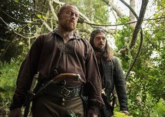 L-R: Toby Stephens as Captain Flint; Luke Arnold as John Silver