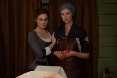 Outlander Season 5 - Sophie Skelton (Brianna Fraser), Caitriona Balfe (Claire Fraser) - Outlander Season 5