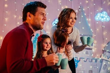 TWINKLE ALL THE WAY - Lifetime It's a Wonderful Lifetime holiday movie 2019