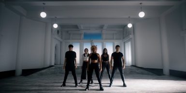 Utopia Falls - 03 Grand Hall pose - Hulu