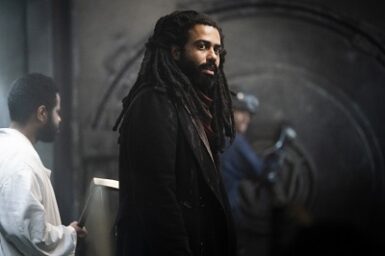 Snowpiercer - S02 Ep 1 The Time of Two Engines - 15