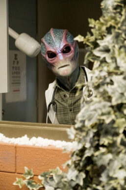 Resident Alien - Season 1, Ep. 2 - Homesick 003