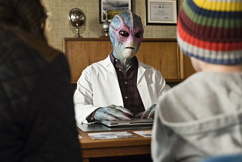 Resident Alien - S01 Ep. 5 "Love Language" 003 - Syfy