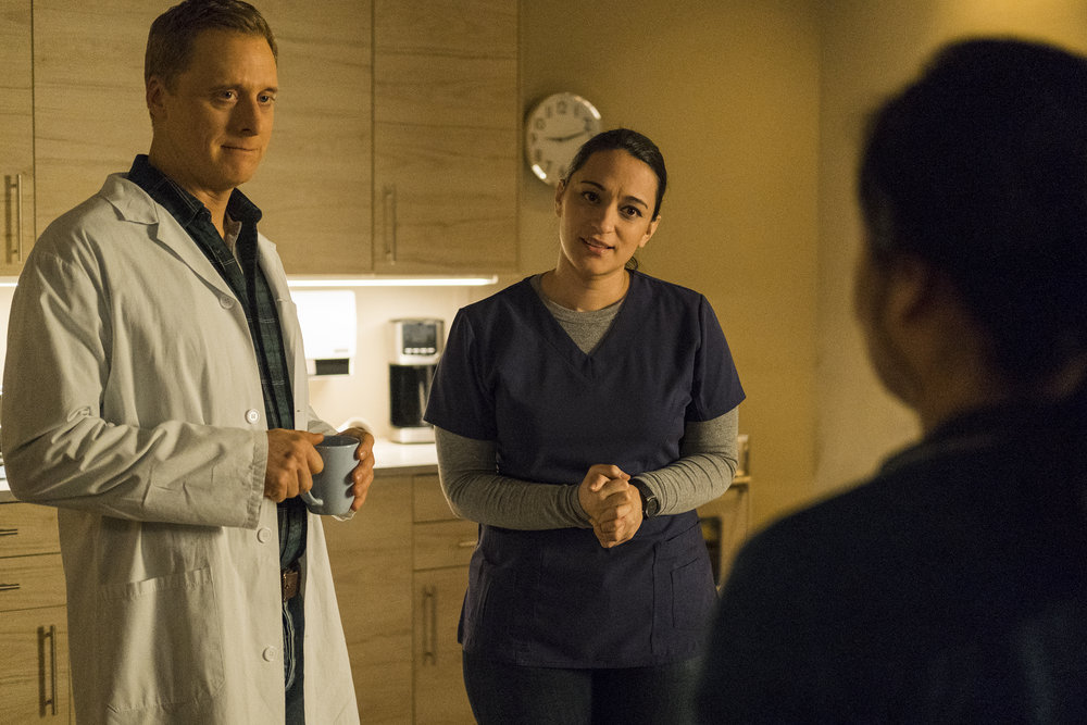 Resident Alien - S01 Ep 6 - Sexy Beast - 002 Syfy