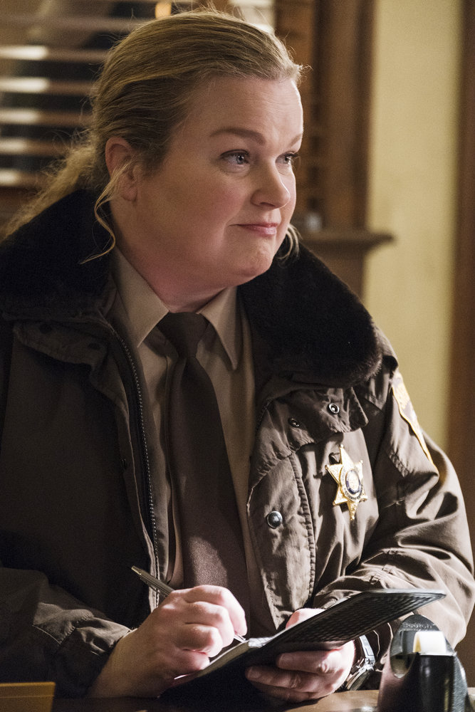 Resident Alien - S01 Ep 7 - Green Glow - Syfy 004