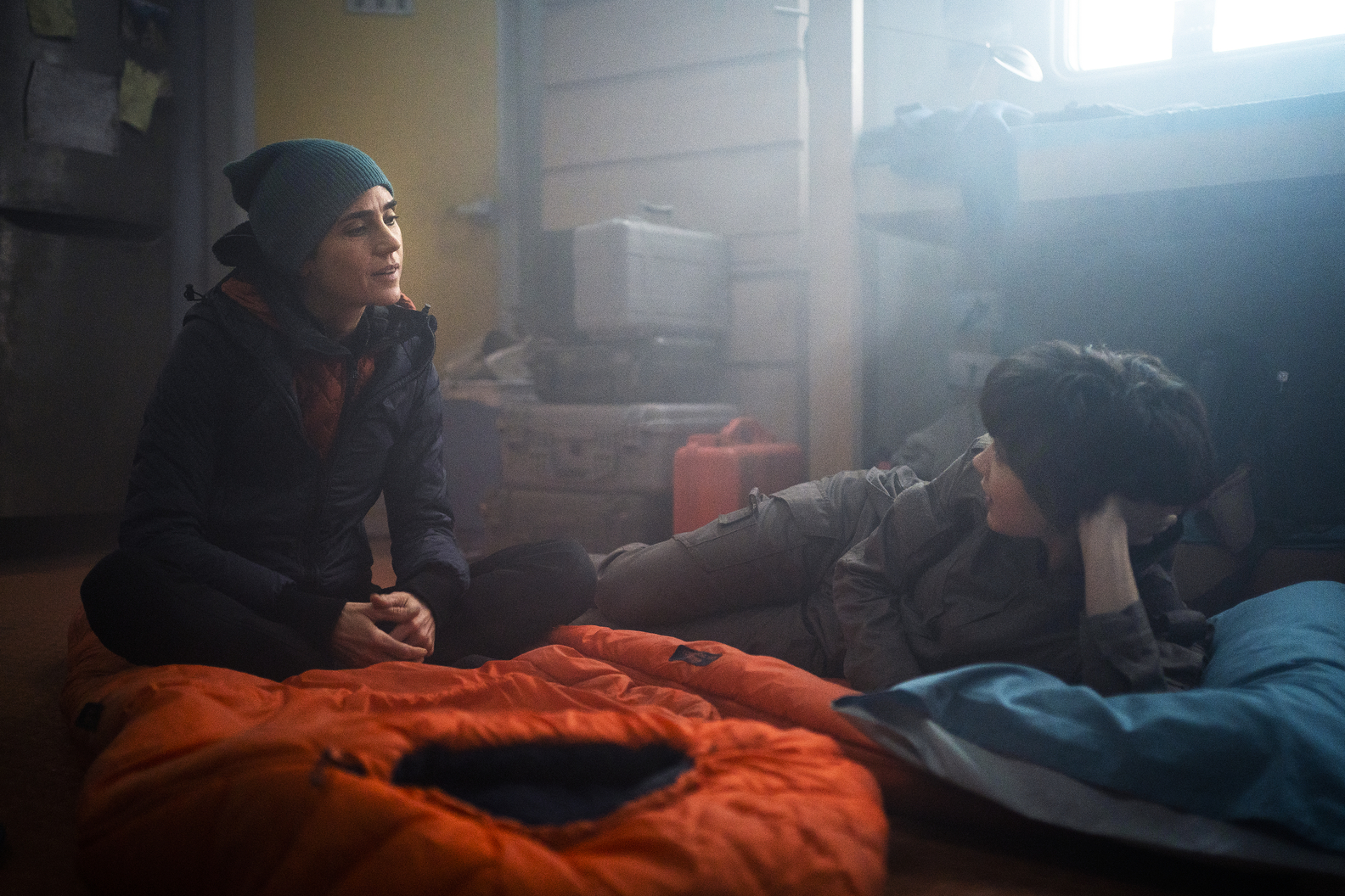 snowpiercer_s2-ep-6-many-miles-from-snowpiercer-001