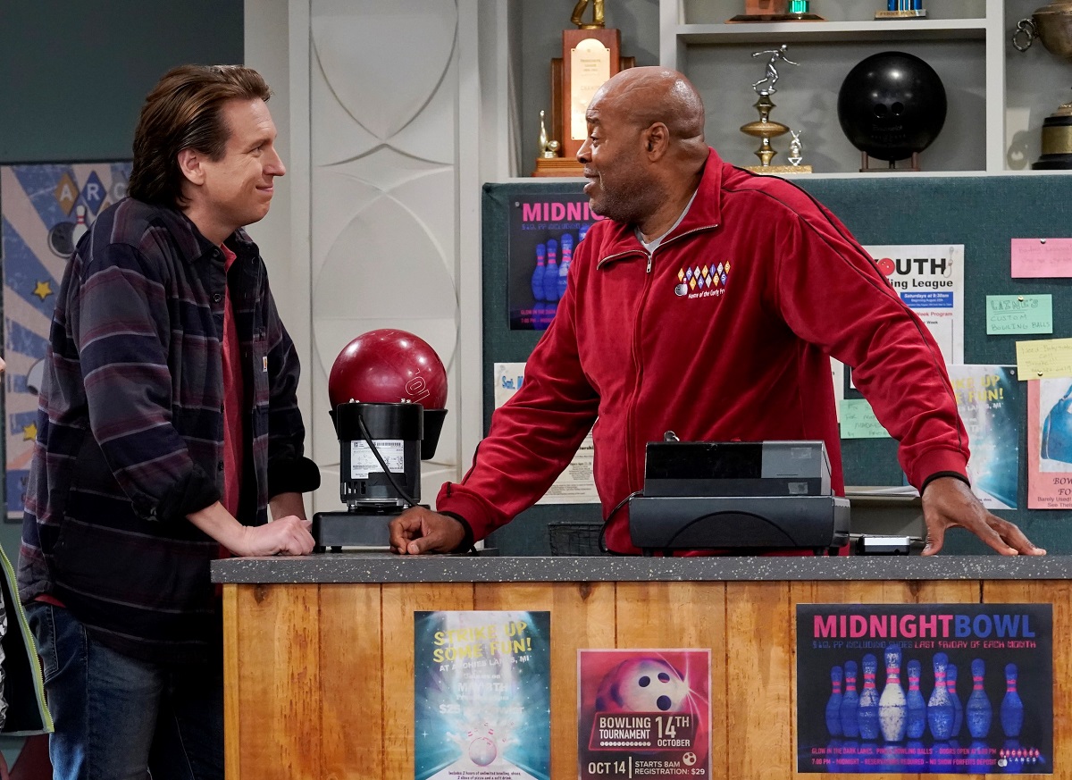 How We Roll - CBS - Pete Holmes, Chi McBride