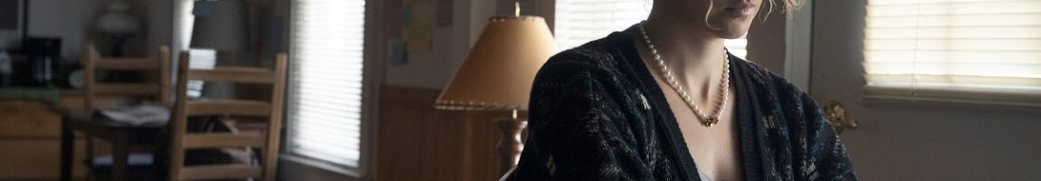 THREE WOMEN - STARZ 001